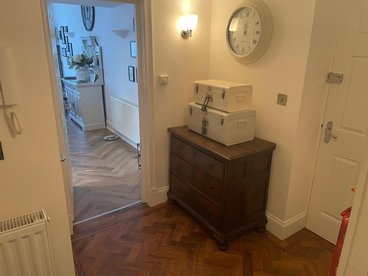 Stunning 2-Bed-2Bath Apt In Whitby With Parking Apartamento Exterior foto